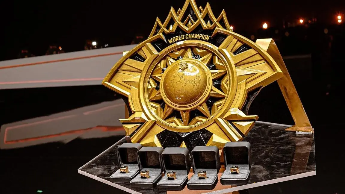 The M6 World Championship Trophy