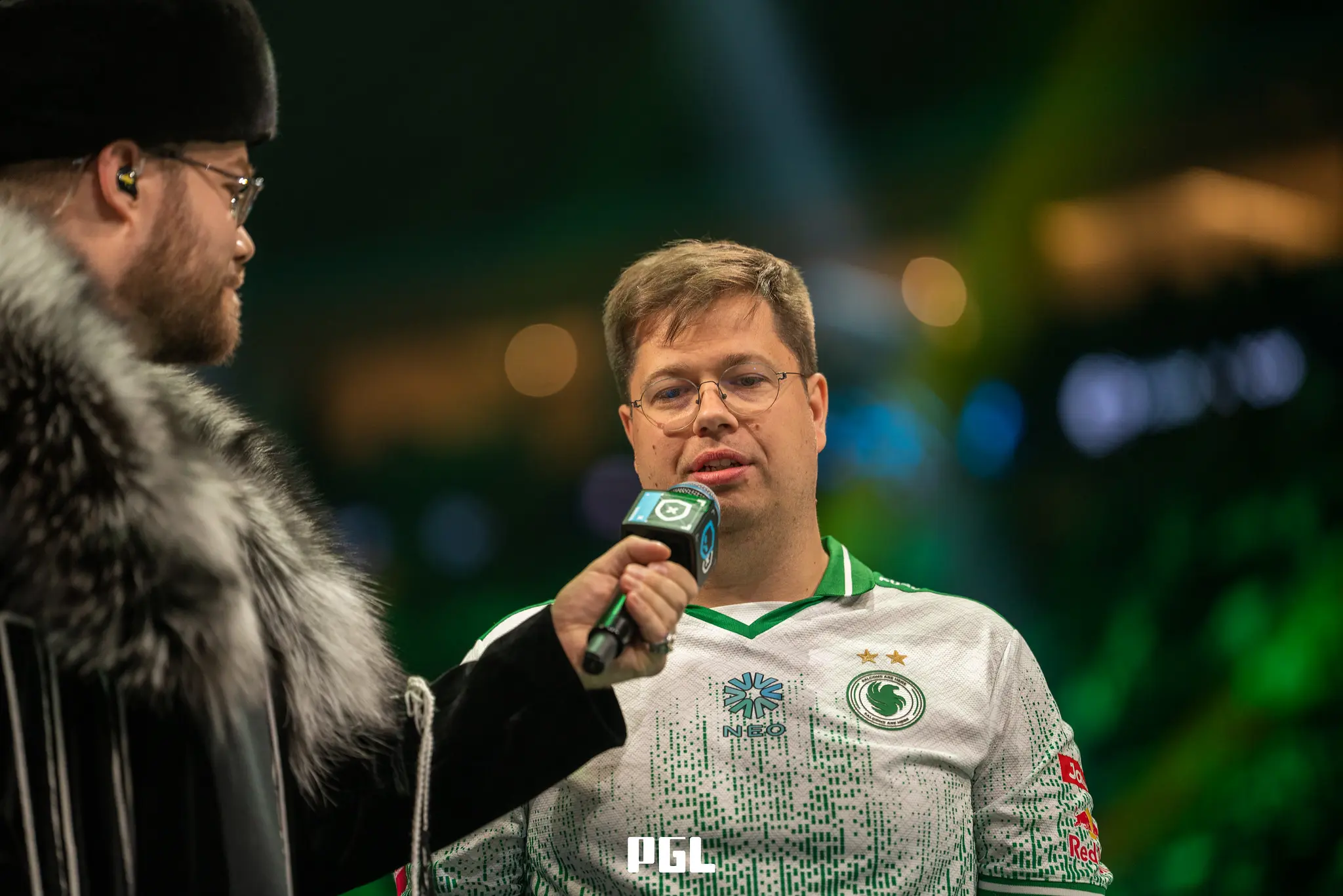 Finn “karrigan” Andersen gives an interview on stage.