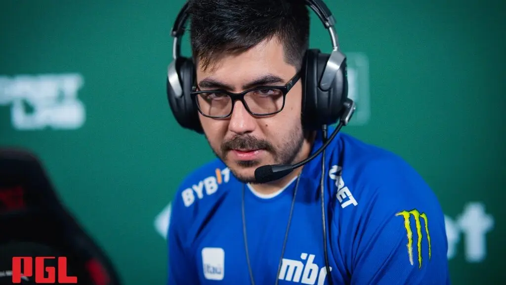 Bruno “BIT” Fukuda Lima, coach of 9z Team.