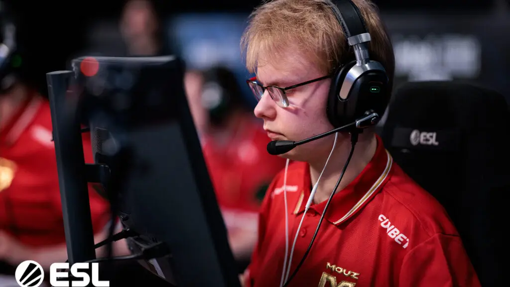 Esports player Yimi “Jimpphat” Salo.