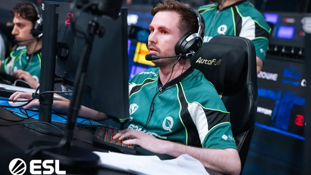 Photo by INS from the tournament