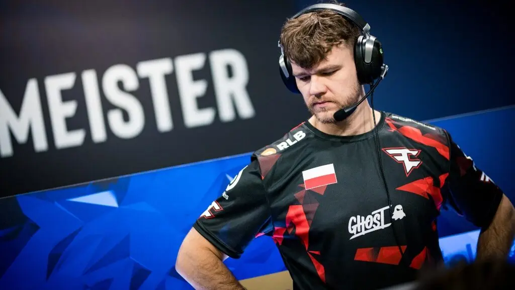 A photo of NEO from a tournament