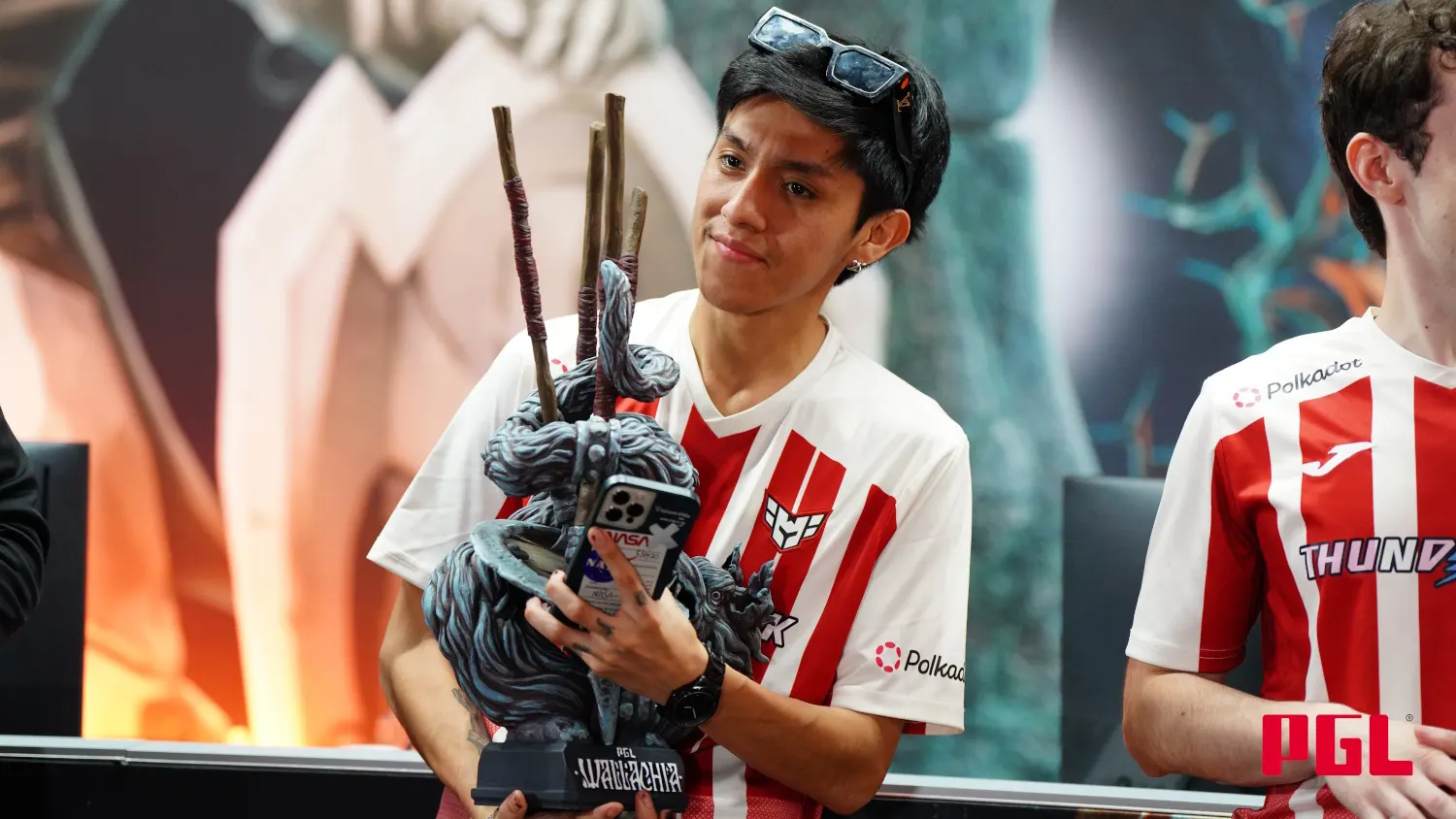 Photo of Parker with the PGL Wallachia Season 2 trophy