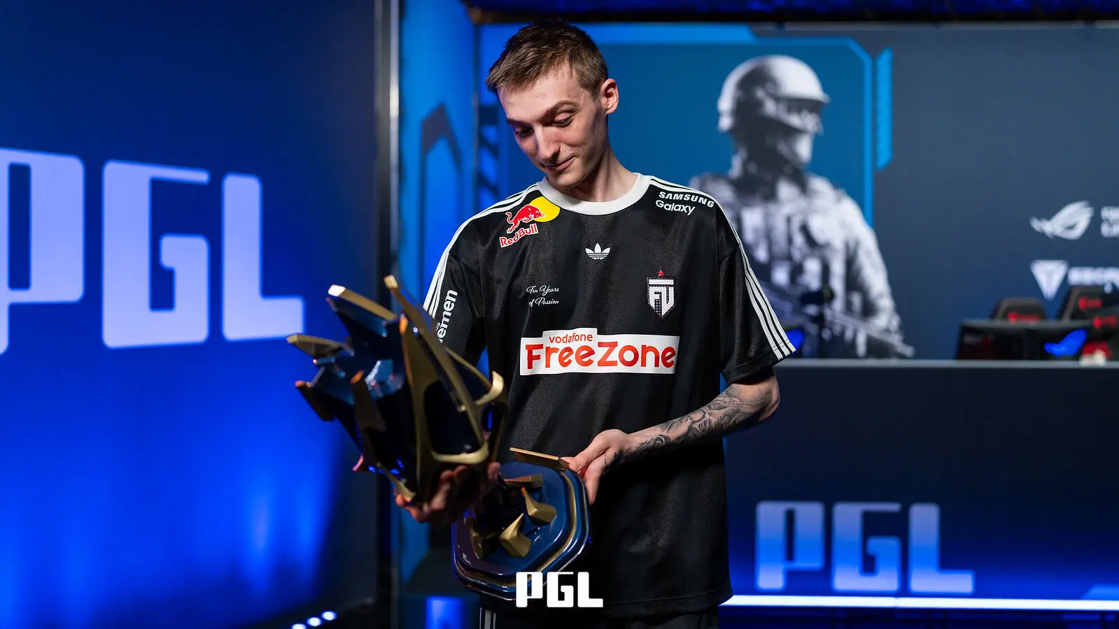Esports player Lavrentiy “lauNX” Cyrlea.
