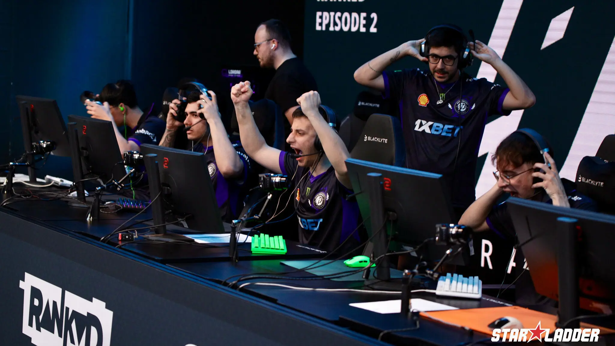 A photo of the 9z Team roster from the tournament.