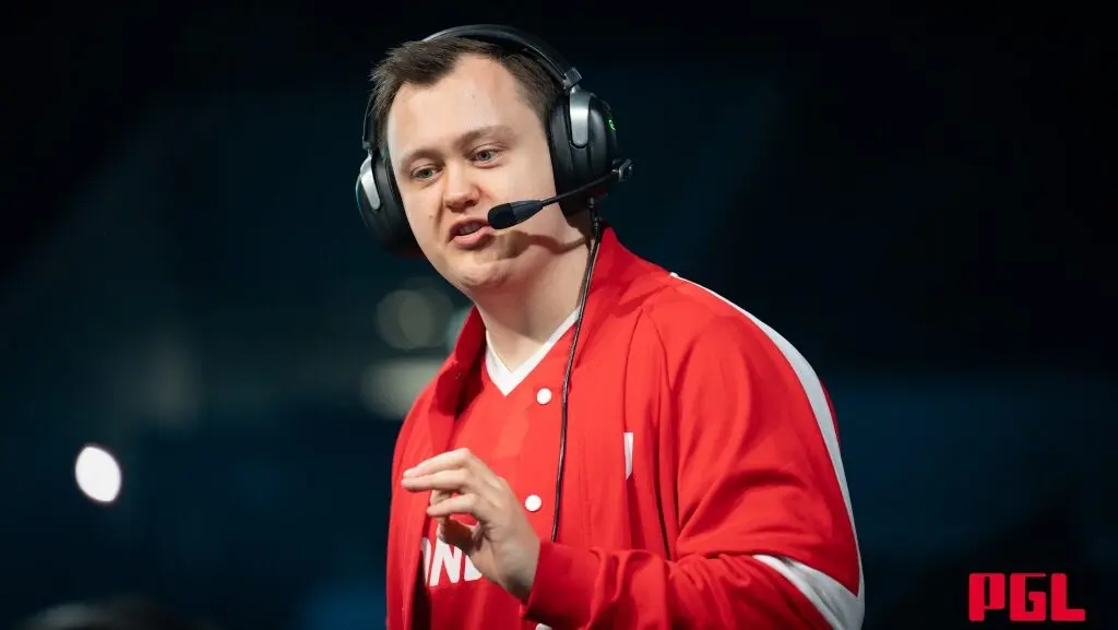 MOUZ coach Dennis “sycrone” Nielsen.