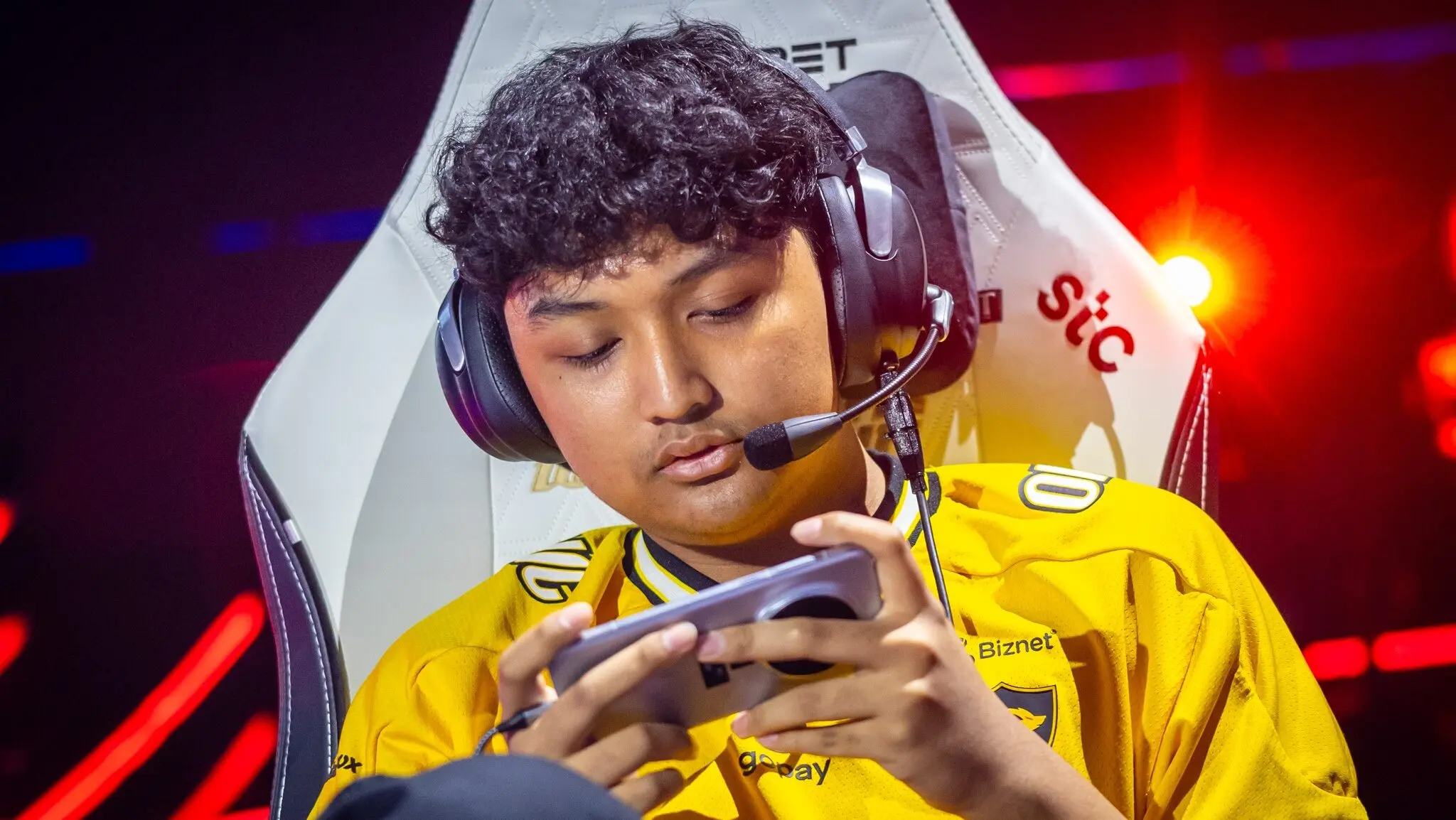 ONIC at the Mobile Legends: Bang Bang Mid Season Cup 2025.