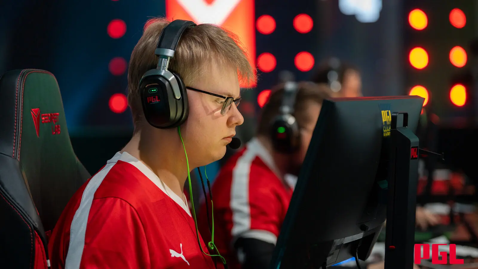 Esports player Yimi “Jimpphat” Salo.