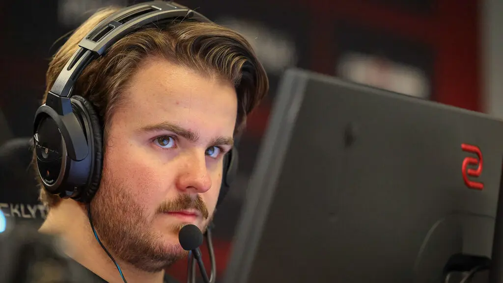 Håkon “hallzerk” Fjærli